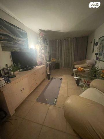 דירה, יצחק בן צבי, משכנות, רמלה