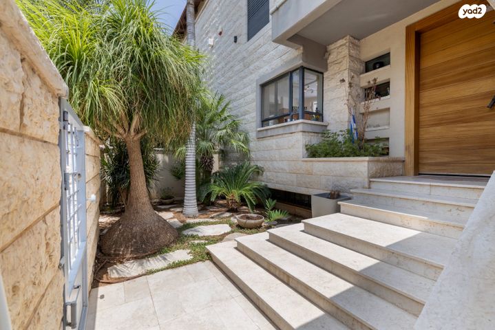 דו משפחתי, שאול זילברמן, מקוב, רחובות