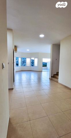 דו משפחתי, זית, שערי תקווה, שערי תקווה