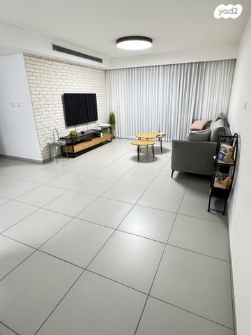 דירה, אלה, החורש, נתיבות