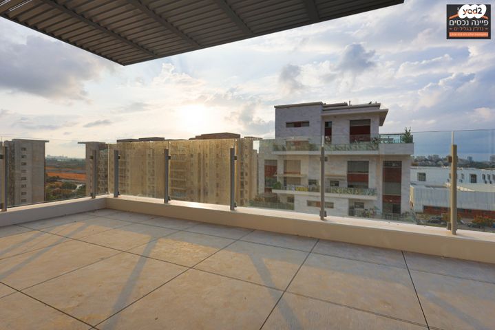 גג/ פנטהאוז, רחבעם זאבי 5, גליל ים (מתחם הכוכבים), הרצליה