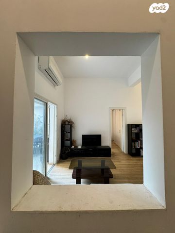 דירת גן, גורקי 12, צהלון, שיכוני חסכון, תל אביב יפו