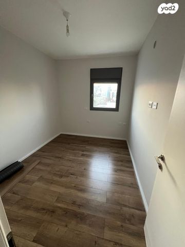 דירה, ישראל טייבר, גבעת הרמבם, גבעתיים