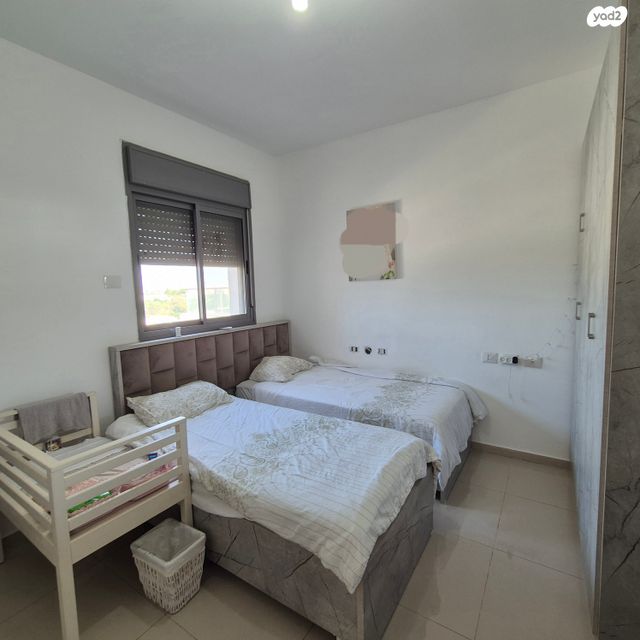 דירה, נצר חזני, נתיבות מערב, נתיבות