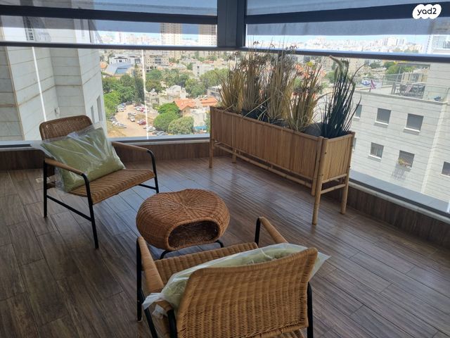 יעקב פיכמן 25