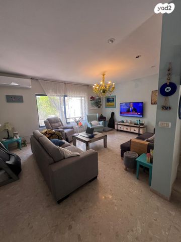 בית פרטי/ קוטג', פרדסיה