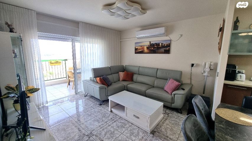 דירה, גבעת אלונים, יקנעם עילית