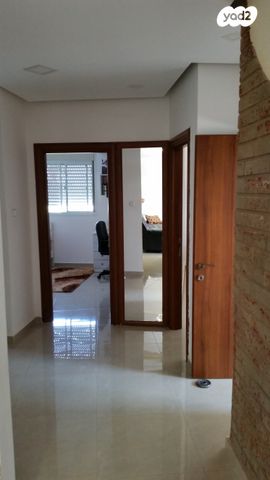 דירה, שדרות אליעזר בן יהודה, גולדה, אשקלון