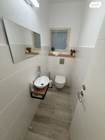 דו משפחתי, הגולן 2, גיל עמל, הוד השרון