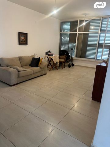 דירה, כפר סבא