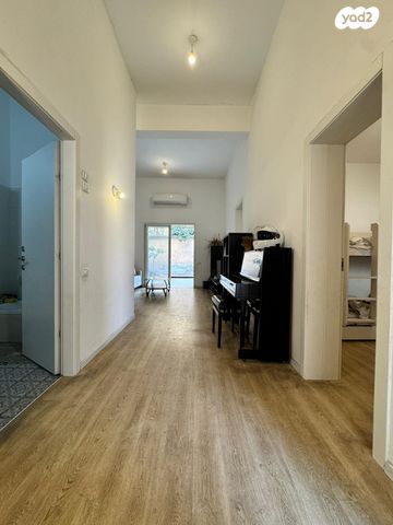 דירת גן, גורקי 12, צהלון, שיכוני חסכון, תל אביב יפו