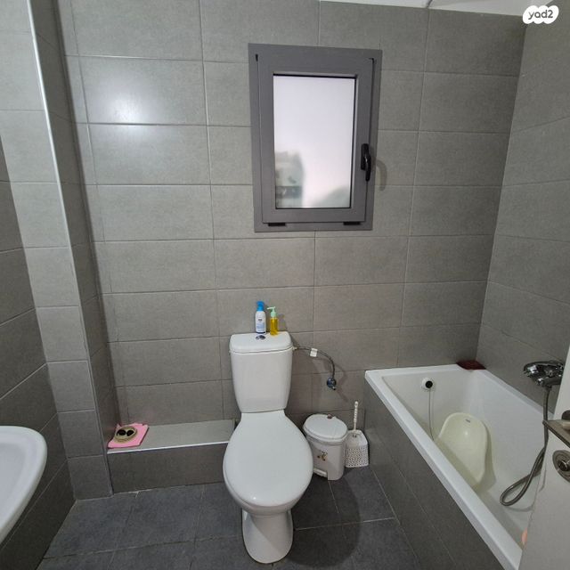 דירה, נצר חזני, נתיבות מערב, נתיבות