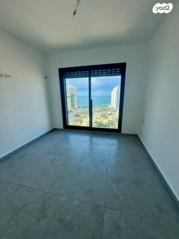 דירה, אמנון ליפקין שחק 1, נוף הטיילת, נתניה