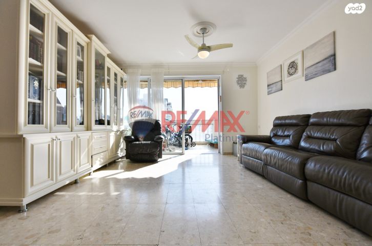 דירה, הנשיא, גבעת שמואל