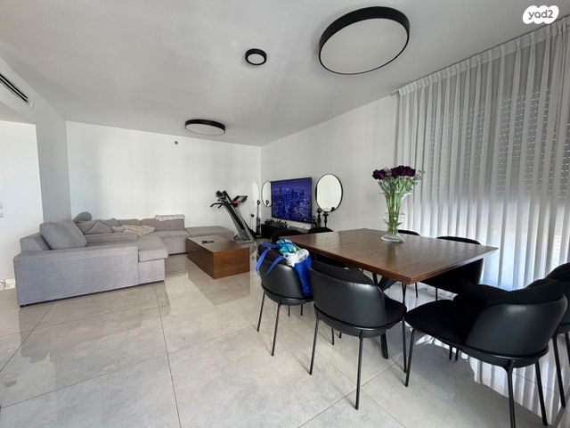 גג/ פנטהאוז, צבי תדמור 2, ח-501, חולון