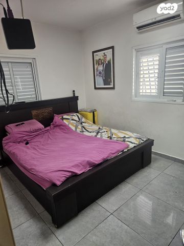 דירה, דרור, רמב"ם, ראשון לציון