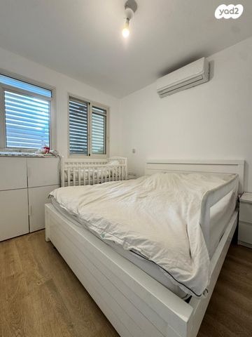 דירת גן, גורקי 12, צהלון, שיכוני חסכון, תל אביב יפו