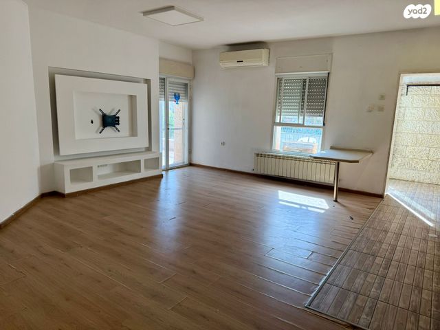 דירה, דרגות, נווה מנחם, גבעת זאב