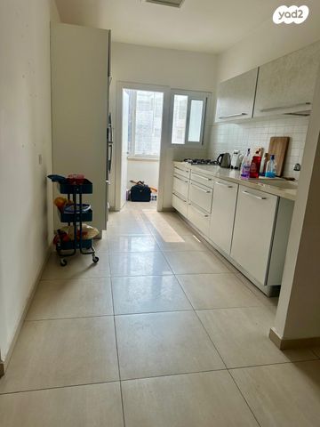 דירה, כפר סבא