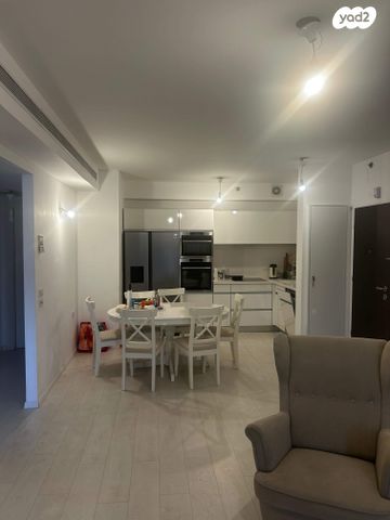 דירה, מונבז 3, מרכז העיר, ירושלים