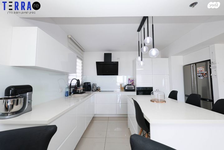 דירה, אלונים, קרית השרון, נתניה