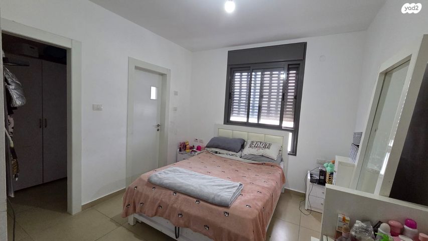 דירה, לח"י, שז"ר / דקר, טירת כרמל