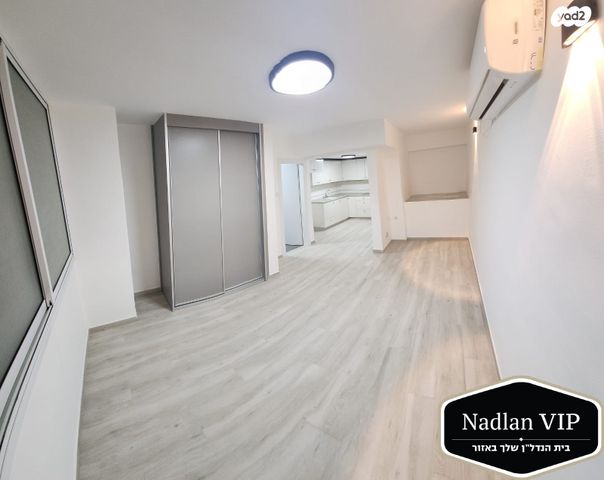 דו משפחתי, צבי שפירא, אגרובנק, חולון