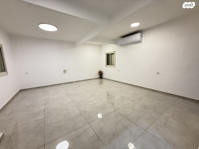 דו משפחתי, הגולן 2, גיל עמל, הוד השרון