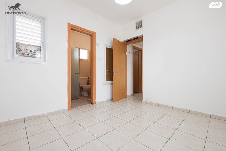 דירה, הרב מכלוף יאנה 4, נתניה