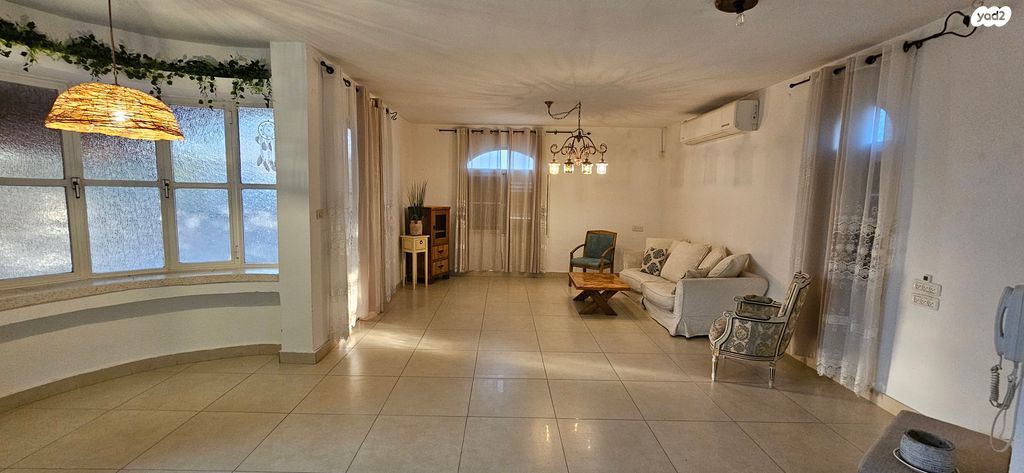 בית פרטי/ קוטג', מיתר / כרמית