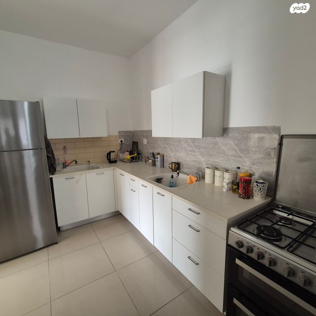 דירה, נצר חזני, נתיבות מערב, נתיבות