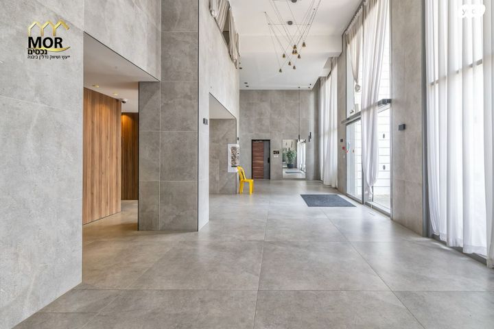 דירה, נאות שמיר, יבנה