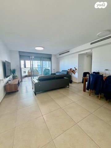 דירה, יעקב פיכמן 25, ח-501, חולון