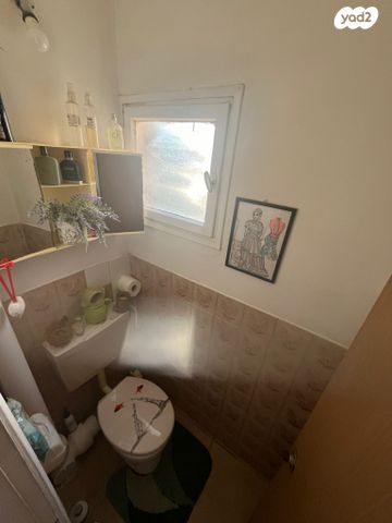 דירה, יצחק בן צבי, משכנות, רמלה