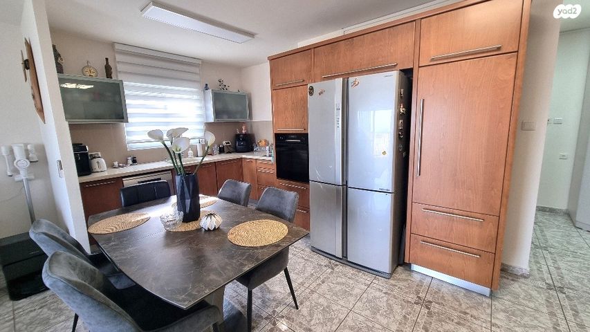 דירה, גבעת אלונים, יקנעם עילית