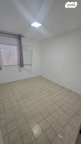 דירה, האלה, כהן, טירת כרמל