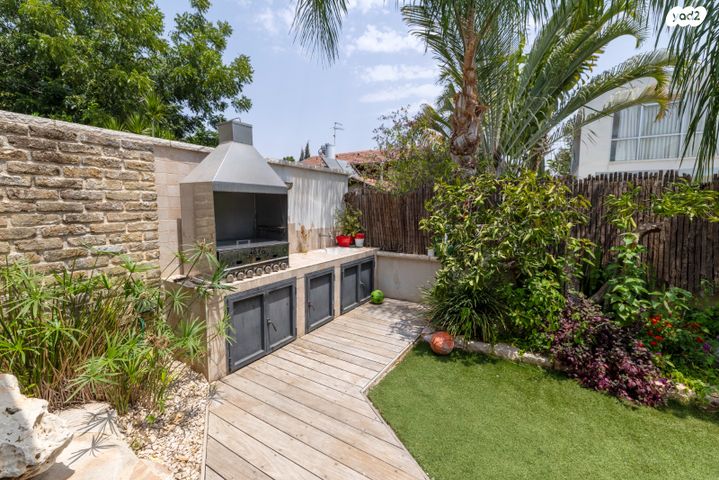 דו משפחתי, שאול זילברמן, מקוב, רחובות