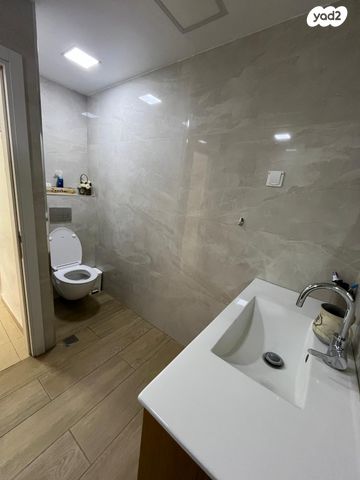 דירה, הנשיאים, מגדל העמק