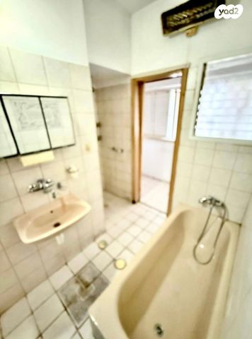 דירה, בעל שם טוב, מחנה יהודה, פתח תקווה