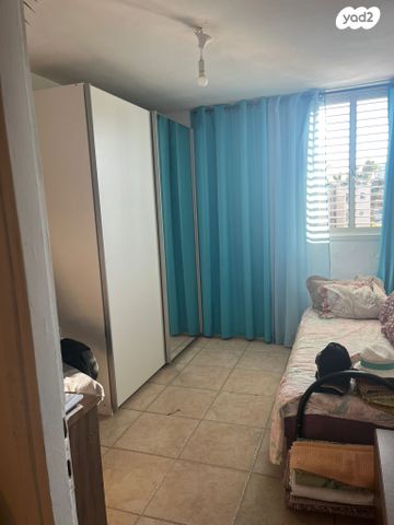 דירה, יצחק בן צבי, משכנות, רמלה