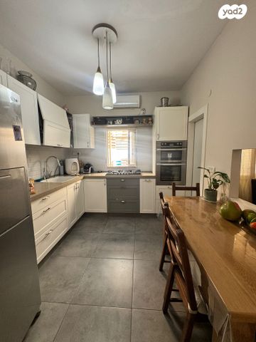 דירה, א' / צפון מזרח העיר, רחובות