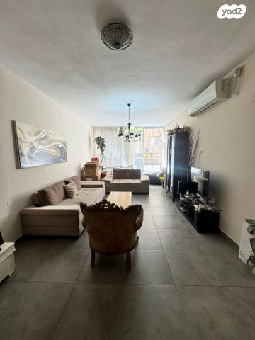 דירה, א' / צפון מזרח העיר, רחובות