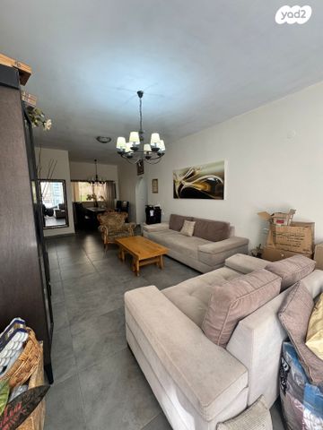 דירה, א' / צפון מזרח העיר, רחובות