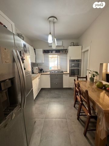 דירה, א' / צפון מזרח העיר, רחובות