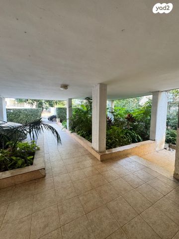 דירה, א' / צפון מזרח העיר, רחובות