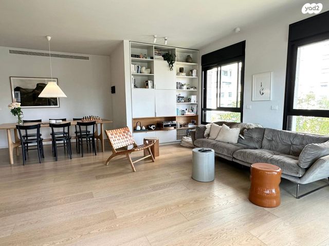 דירה, נווה גן, רמת השרון