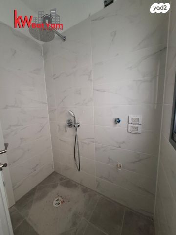 דירה, הרב קוקיס, עצמאות יוספטל, בת ים