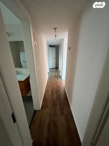 דירה, ישראל טייבר, גבעת הרמבם, גבעתיים