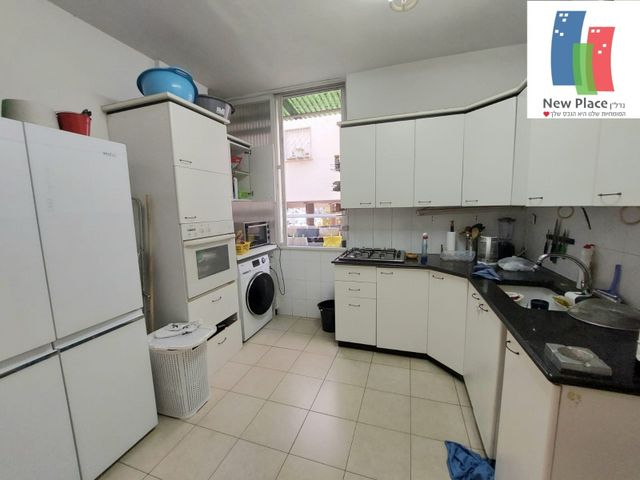 דירה, גנסין, גבעת הרמבם, גבעתיים