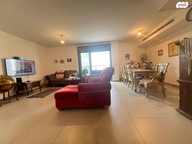 דירה, פול סמואלסון, פסגות אפק, ראש העין